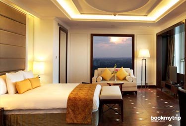 Bookmytripholidays | Crowne Plaza,Kochi  | Best Accommodation packages